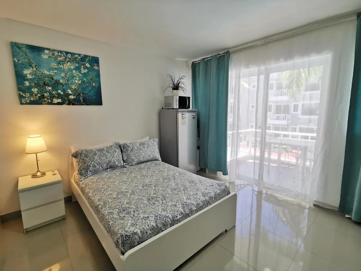 Hotel Coral Studios Playa Los Corales - Beach Club And Spa